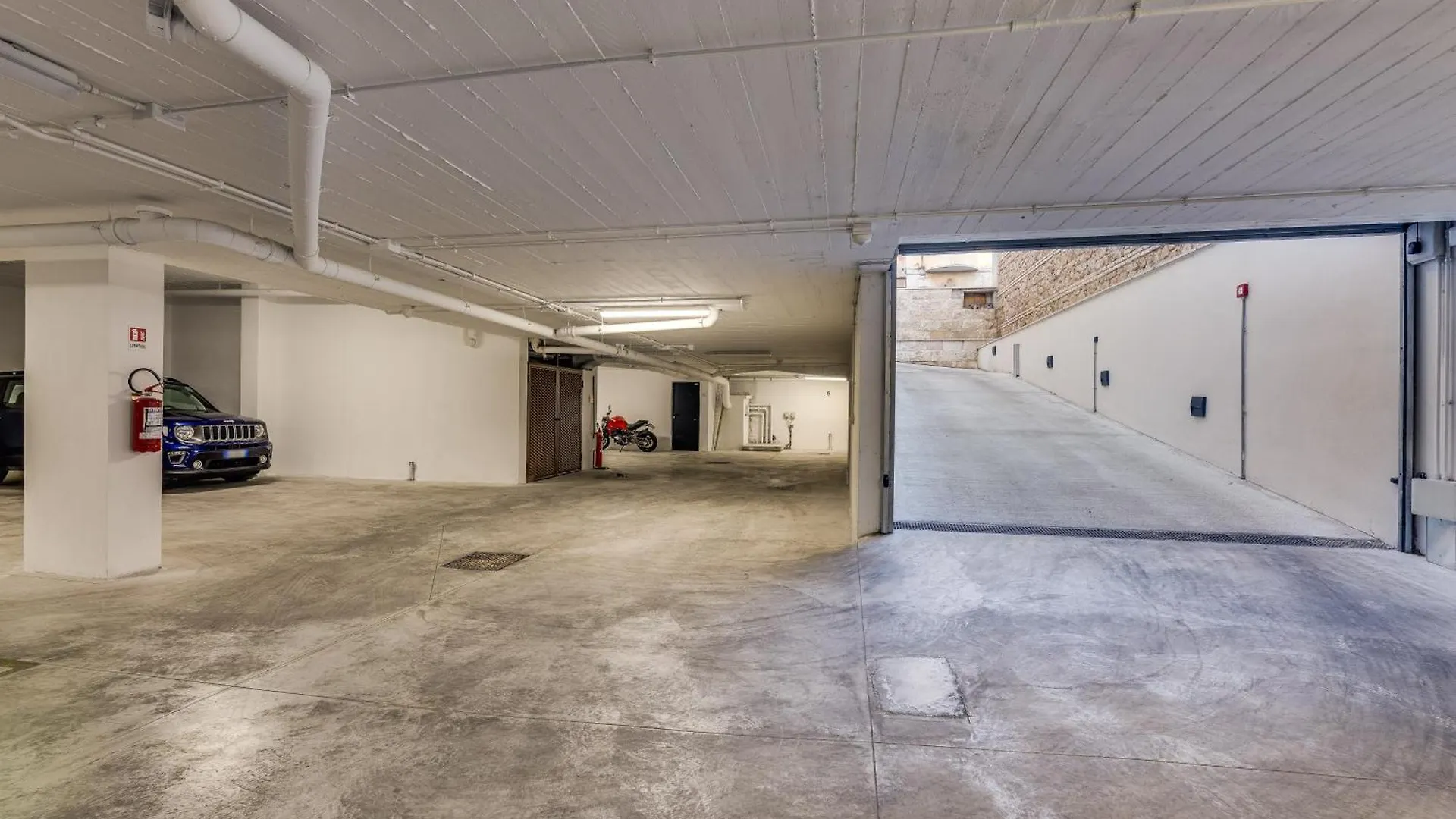 Gasometer Urban Suites Рим 5*,